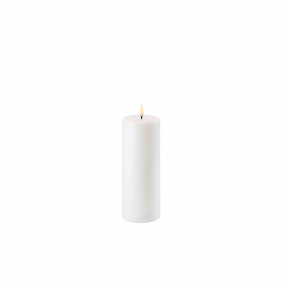 Uyuni Pillar LED Candle 23cm Nordic White i gruppen Inredning / Inredningsdetaljer / Ljushllare & Ljus hos Vxj Elektriska (UL-PI-NW-C78020)