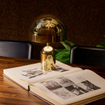 Bell Portable LED Bordslampa Gold