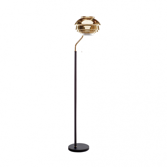 A808 Golvlampa Polished Brass i gruppen Belysning / Inomhus / Golvlampor hos Vxj Elektriska (ART-29000202)