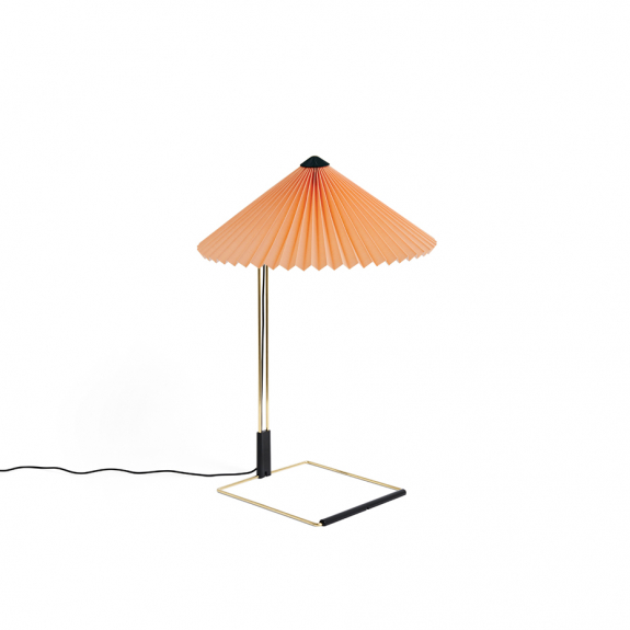 Matin Bordslampa 380 Polished Brass/Peach i gruppen Belysning / Inomhus / Bordslampor hos Vxj Elektriska (HAY-AA972-A569-AE98)