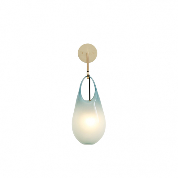 Hold 18 Vägglampa Brushed Brass/New Blue i gruppen Belysning / Inomhus / Vägglampor hos Växjö Elektriska (LT261-NBL-BB)