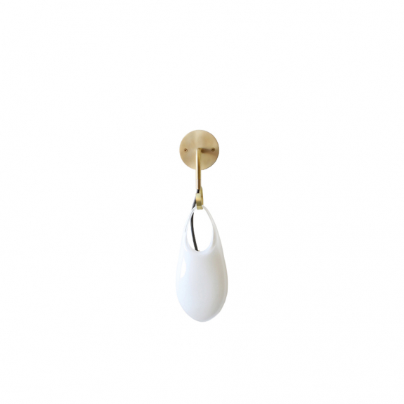 Hold 12 Vägglampa Brushed Brass/White i gruppen Belysning / Inomhus / Vägglampor hos Växjö Elektriska (LT267-WHT-BB)