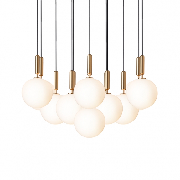 Miira 13 Ljuskrona Large Brass/Opal White i gruppen Belysning / Inomhus / Ljuskronor hos Växjö Elektriska (NUU-2031028)