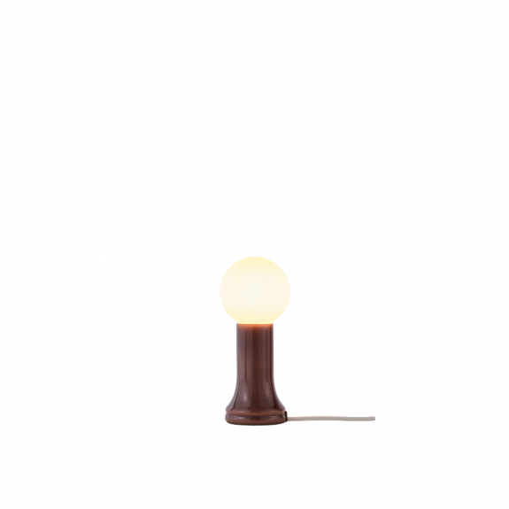 Shore Bordslampa Bottle Brown + Shore LED Bulb i gruppen Belysning / Inomhus / Bordslampor hos Vxj Elektriska (TALA-715074)