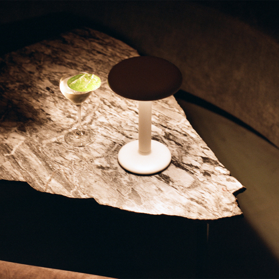 Gustave Residential Bordslampa Lacquered Green