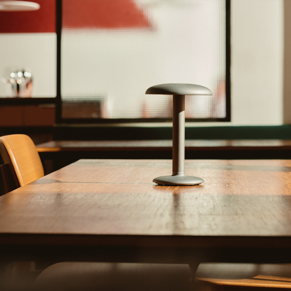 Gustave Residential Bordslampa Raw Aluminum