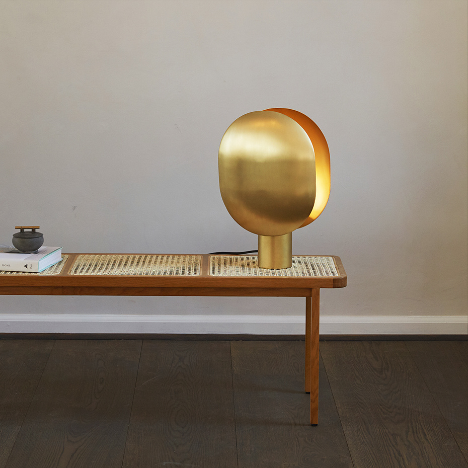 Clam Bordslampa Brass