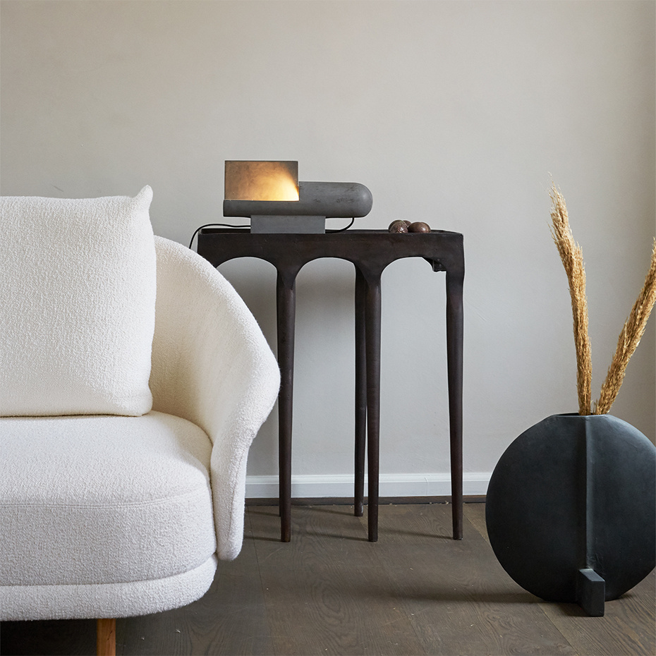 Brutalist Bordslampa Concrete Grey