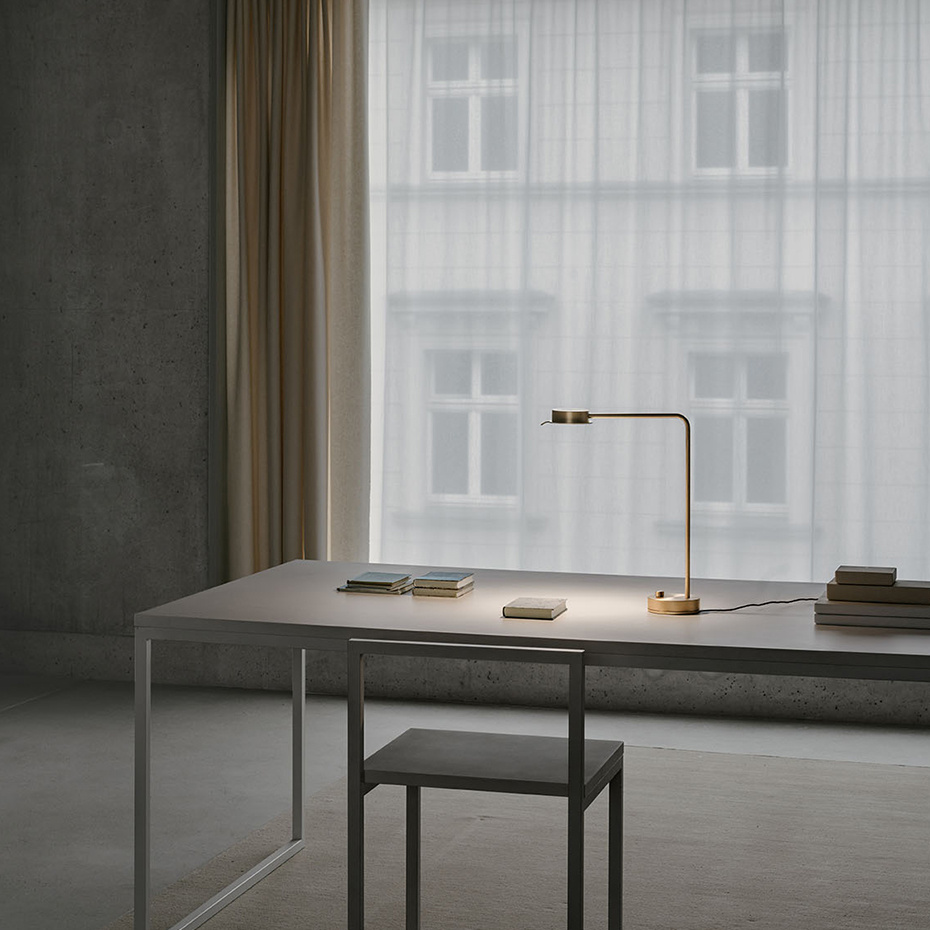 Chipperfield W102 T Bordslampa Brass