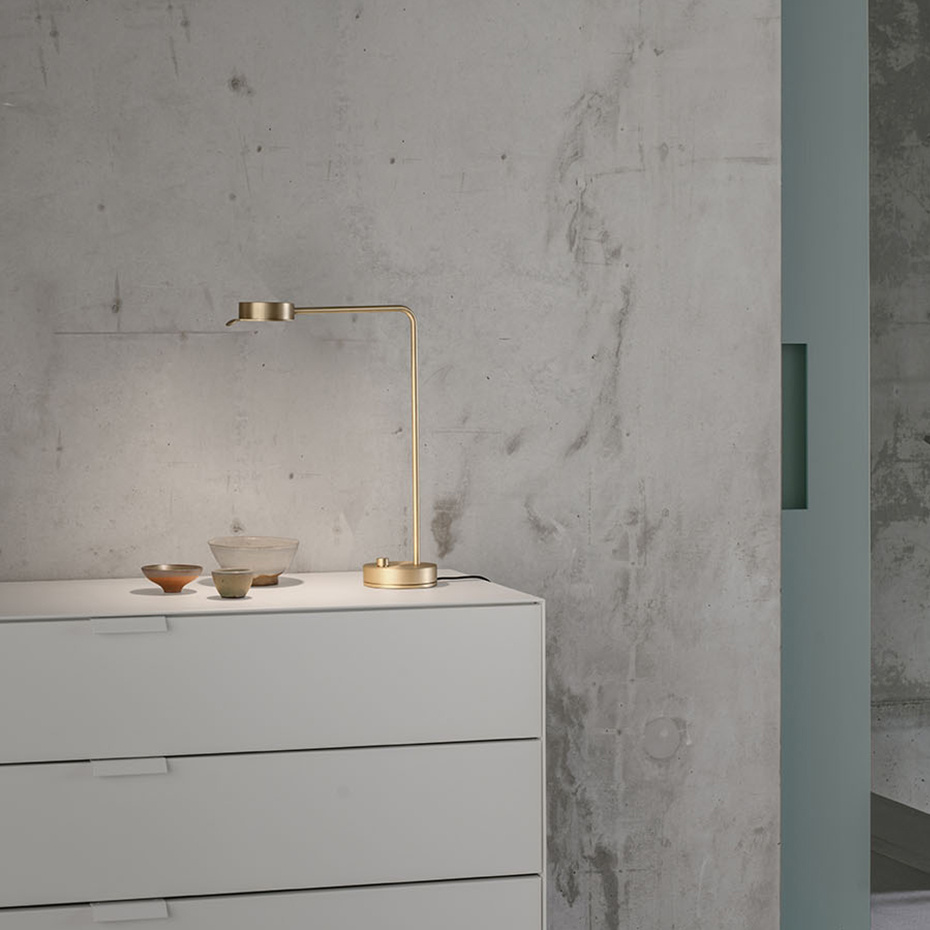 Chipperfield W102 T Bordslampa Brass