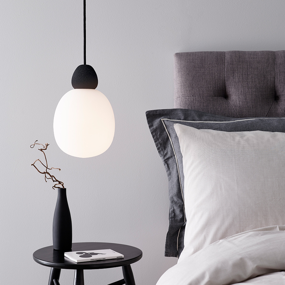 Buddy Pendel Svart/Opalglas