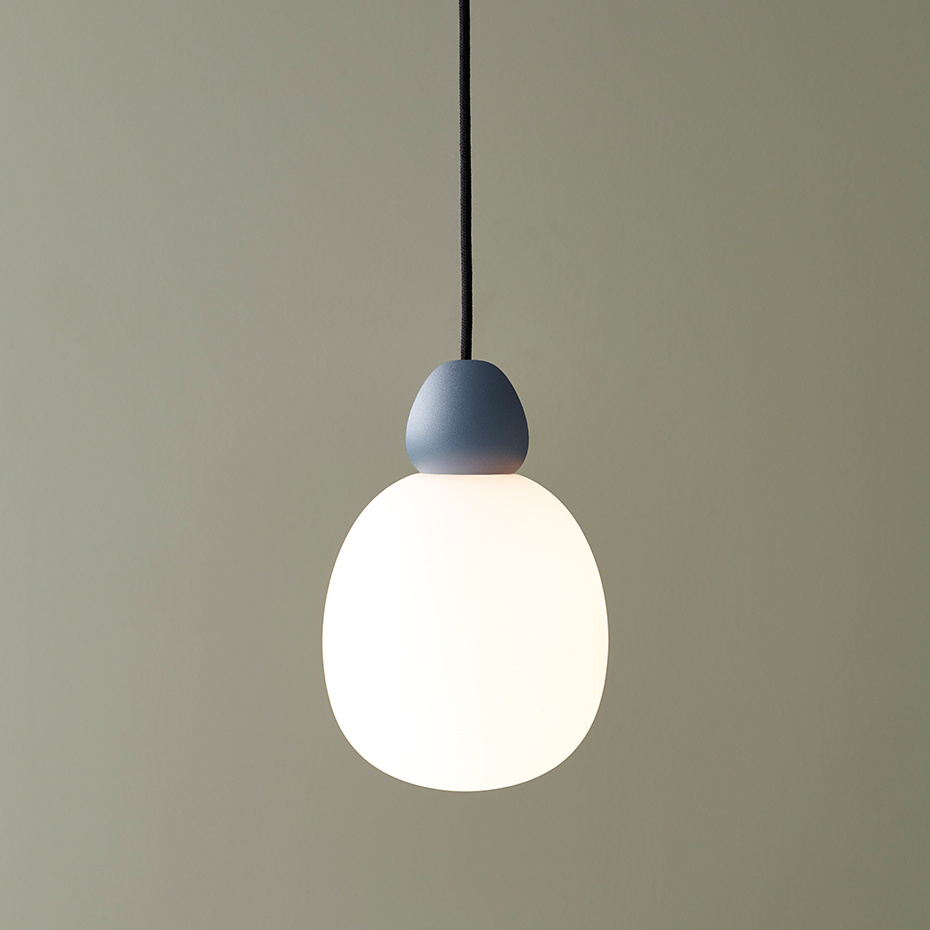 Buddy Pendel Svart/Opalglas