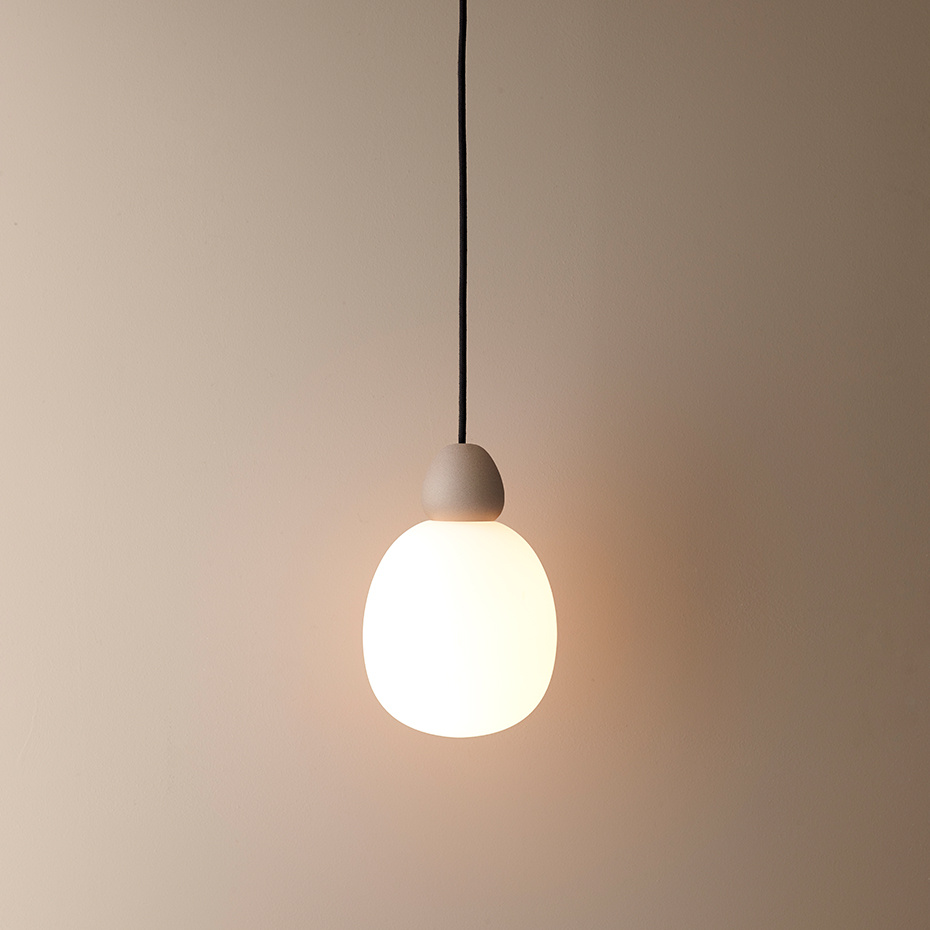 Buddy Pendel Svart/Opalglas