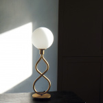 Eld Klot Bordslampa Rå Mässing/Opalglas Eld Klot Bordslampa Rå Mässing/Opalglas