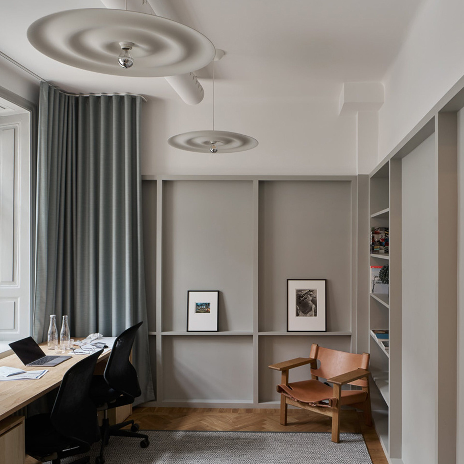 Alma w171 s Pendel Grey White