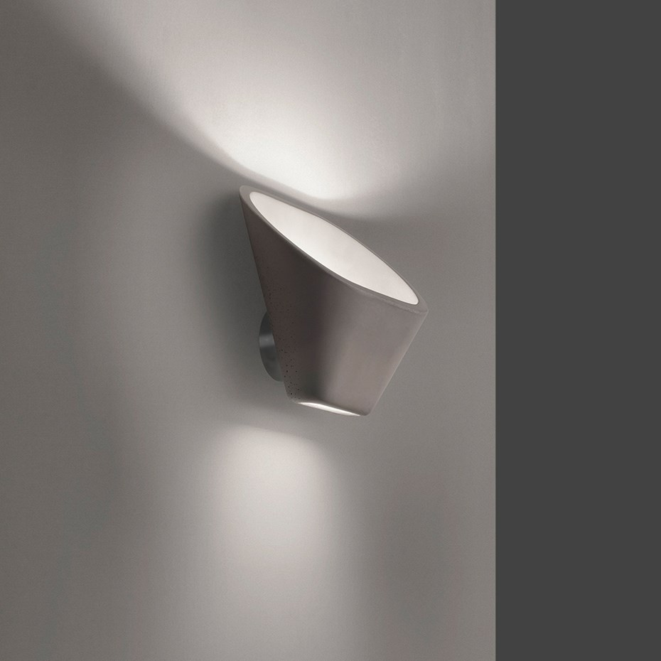 Aplomb Vägglampa White