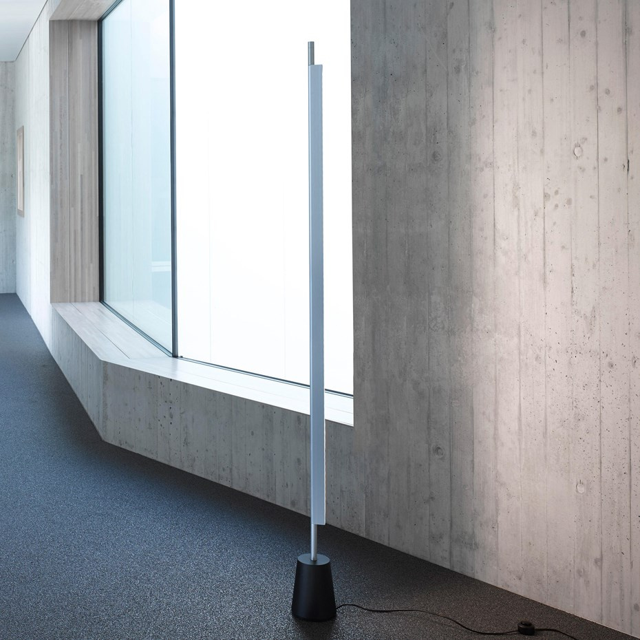 Compendium D81TW2 Golvlampa Brass