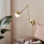 Contina Vägglampa Mässing/Opalglas Contina Vägglampa Mässing/Opalglas