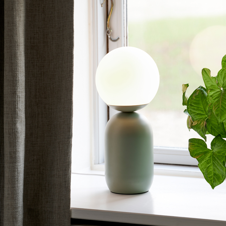 Notti Bordslampa Grön/Opalglas