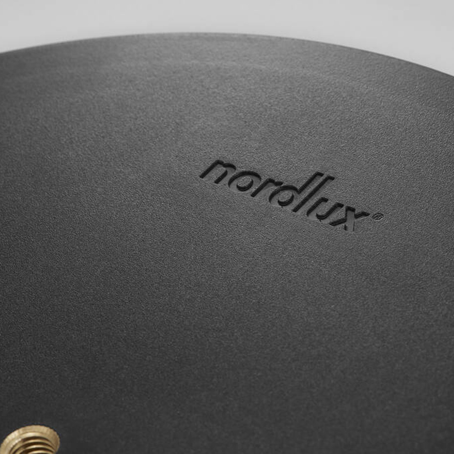 Sponge 20 Portabel Bordslampa Svart/Opal