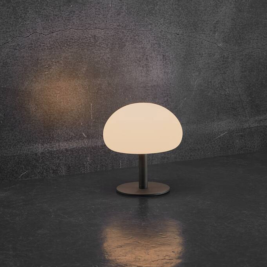 Sponge 20 Portabel Bordslampa Svart/Opal