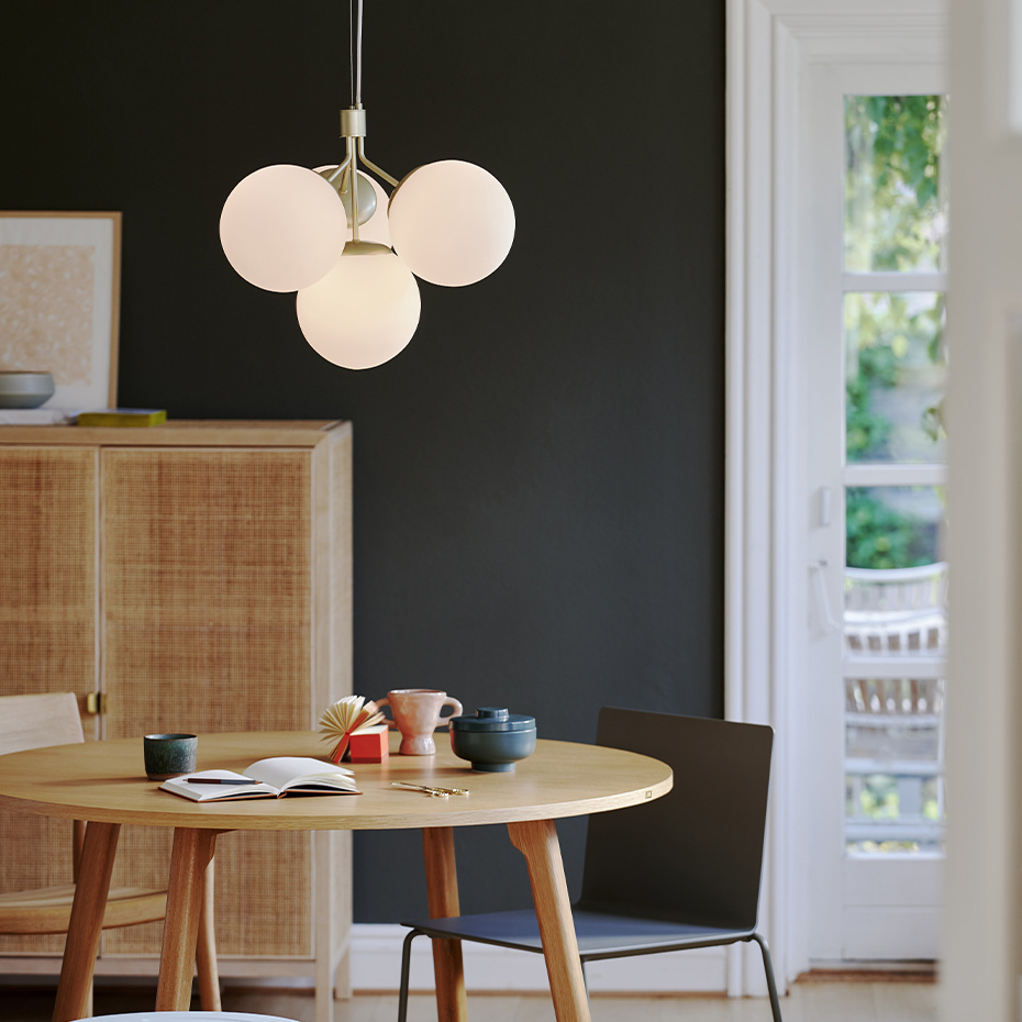 Ivona 4 Pendel Mässing/Opalglas