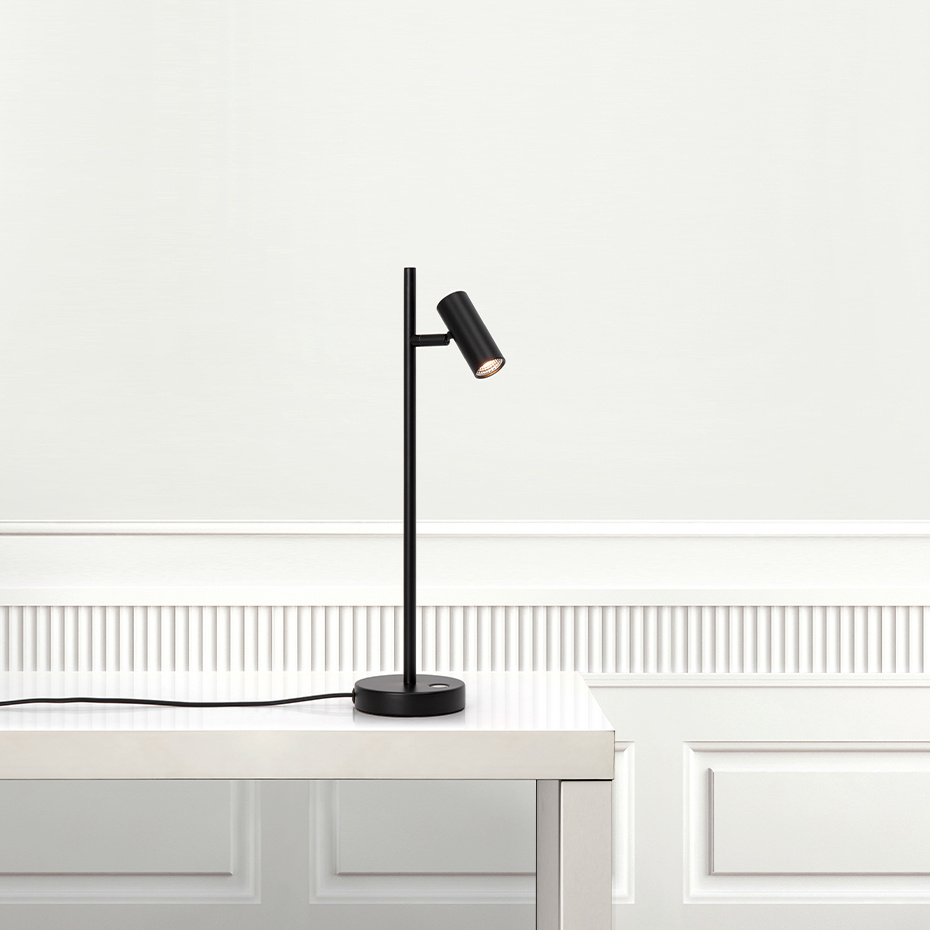 Omari Bordslampa Svart