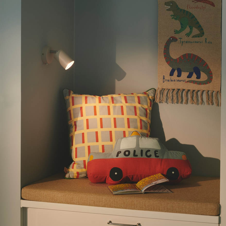 Explore Vägglampa Beige