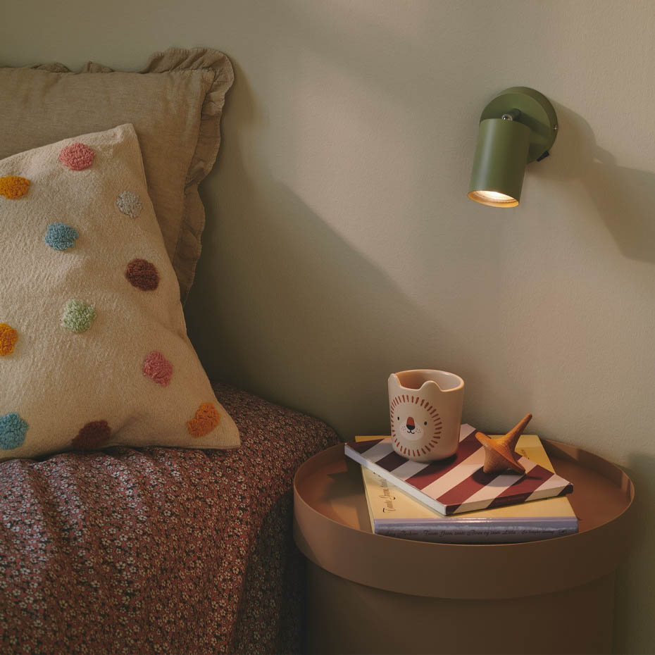 Explore Vägglampa Grön