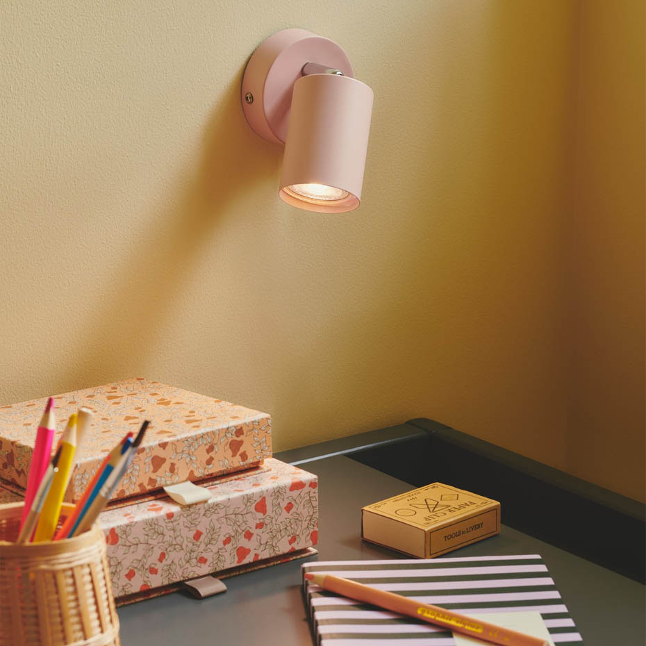 Explore Vägglampa Puderrosa