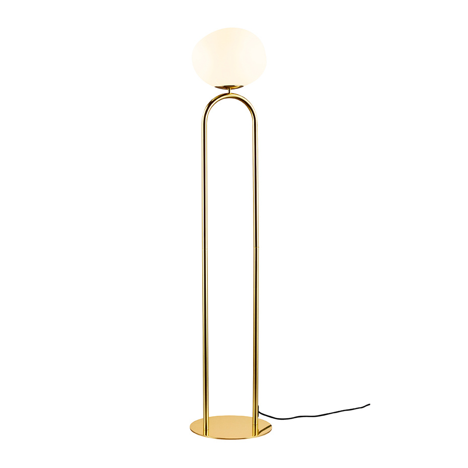 Shapes Golvlampa Mässing/Opalglas