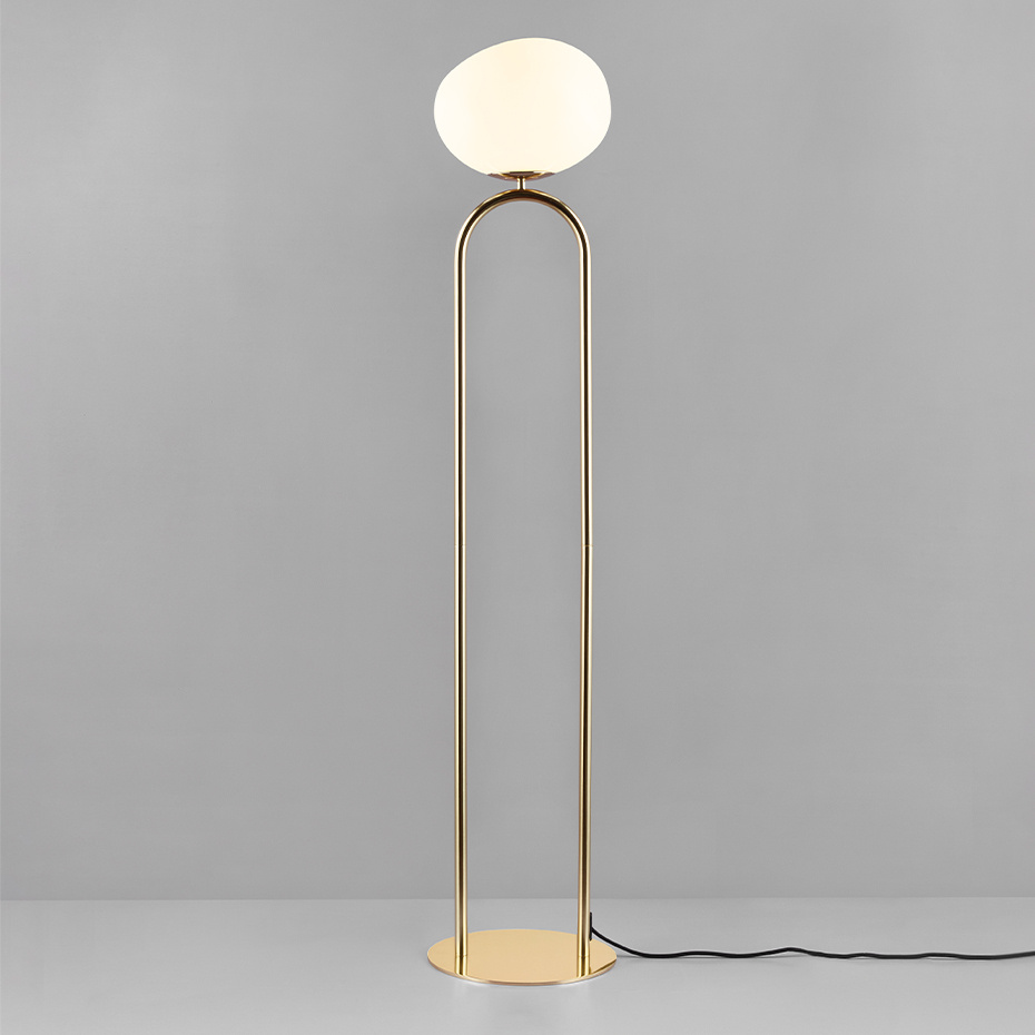 Shapes Golvlampa Mässing/Opalglas
