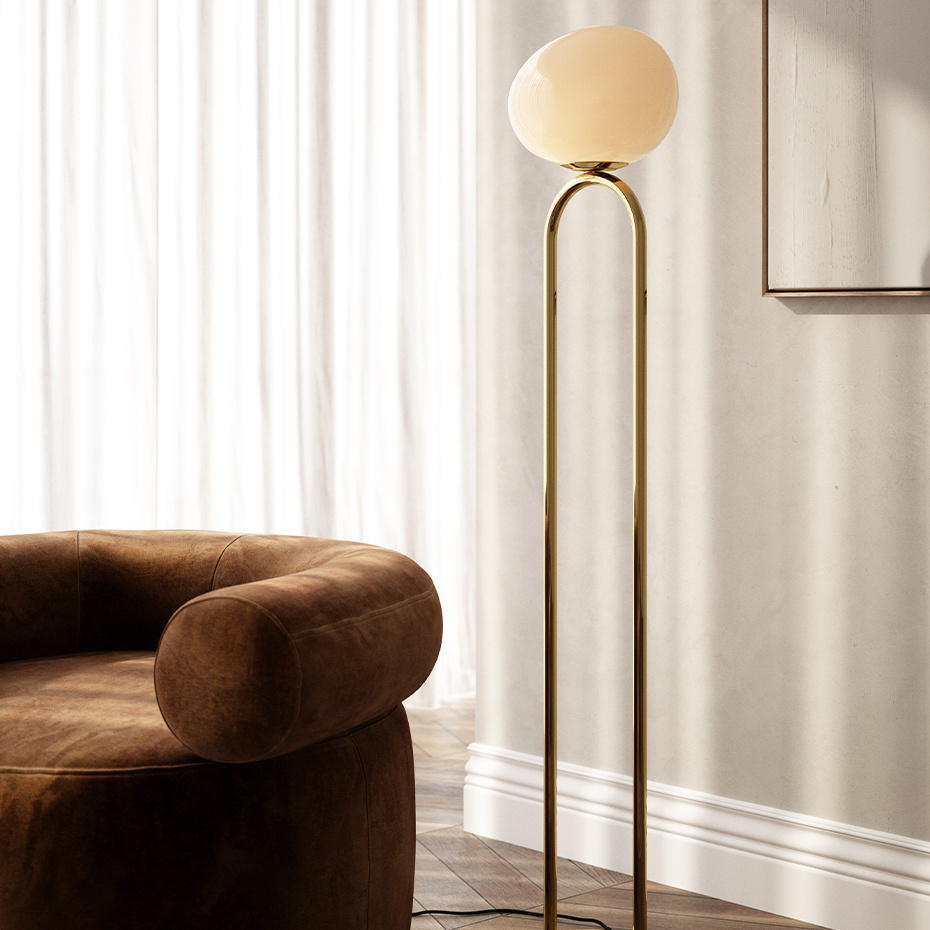 Shapes Golvlampa Mässing/Opalglas