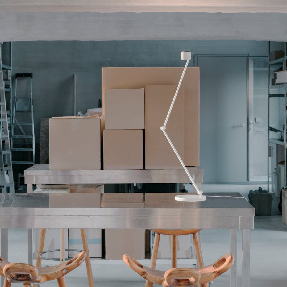 Ion w225 b4040 Bordslampa Jet Black