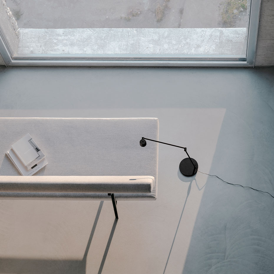 Ion w225 b9040 Golvlampa Traffic White