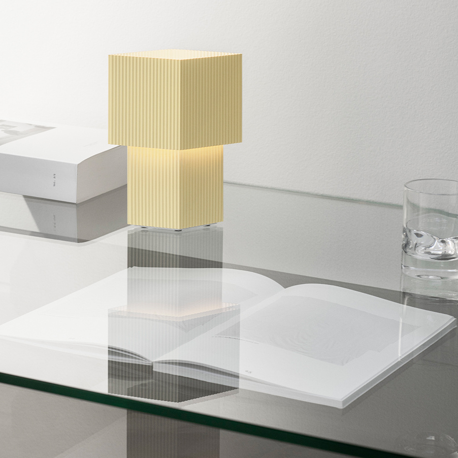 Romb Mini Portable Bordslampa Vanilla