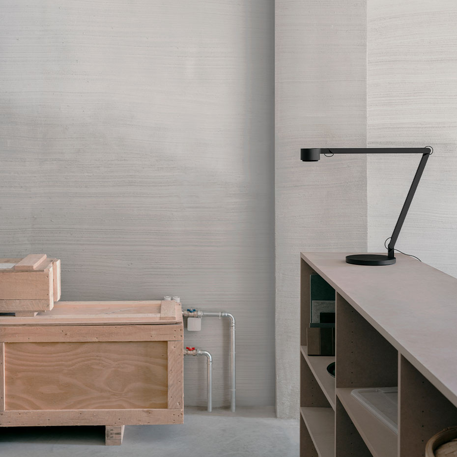 Winkel Alu w227 b Bordslampa Traffic White