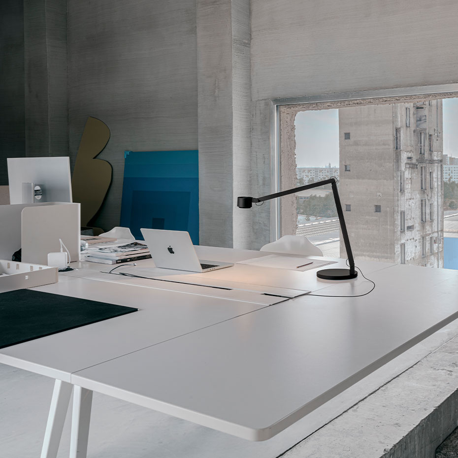 Winkel Alu w227 p Bordslampa Jet Black