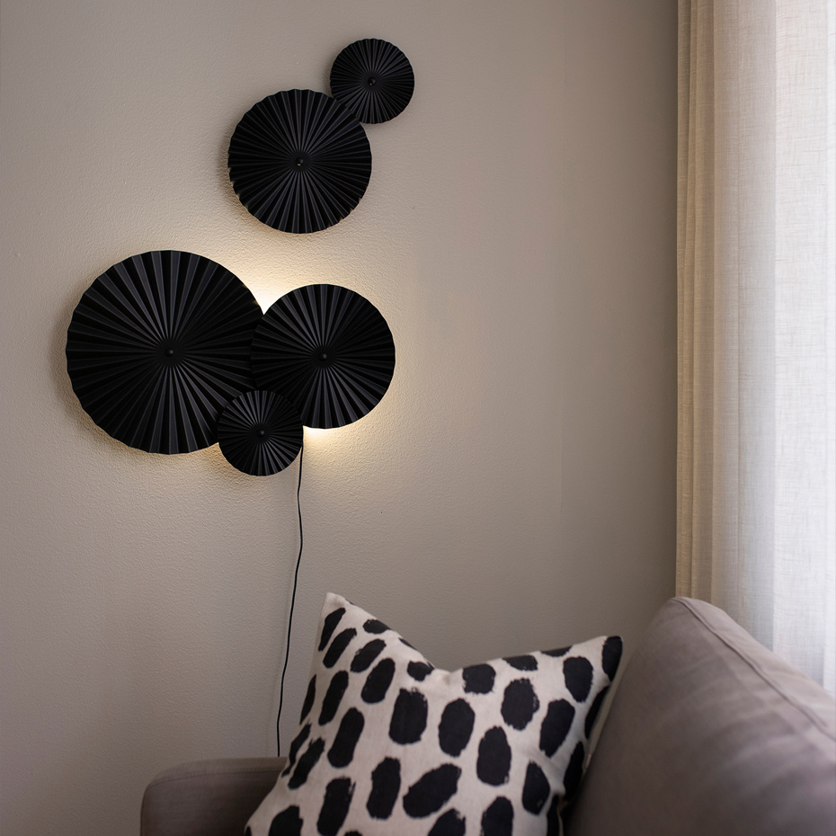 Omega Vägglampa Svart