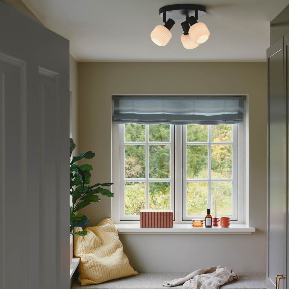 Milford Mini 3-Rondel Spotlight Svart/Opalglas