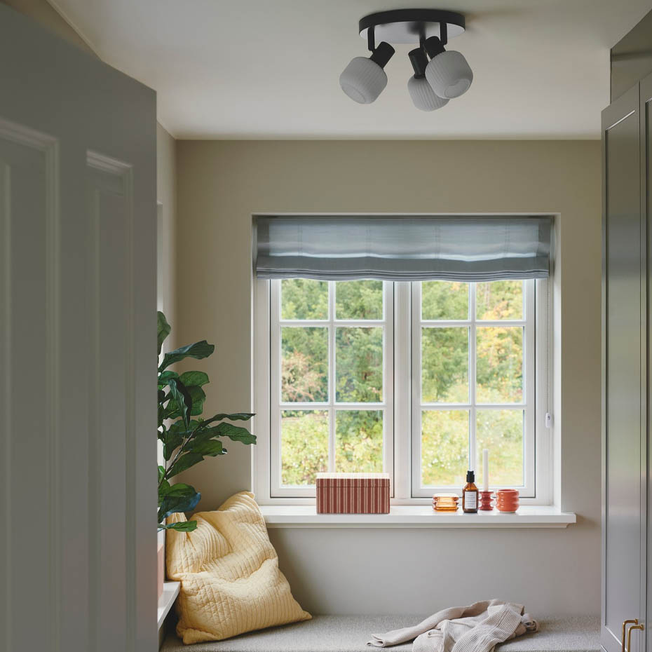 Milford Mini 3-Rondel Spotlight Svart/Opalglas