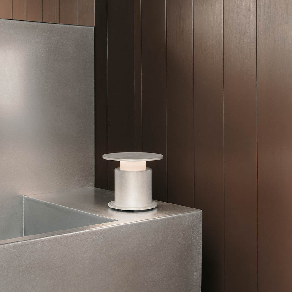 Faro w241 Portable Bordslampa Raw Tumbled