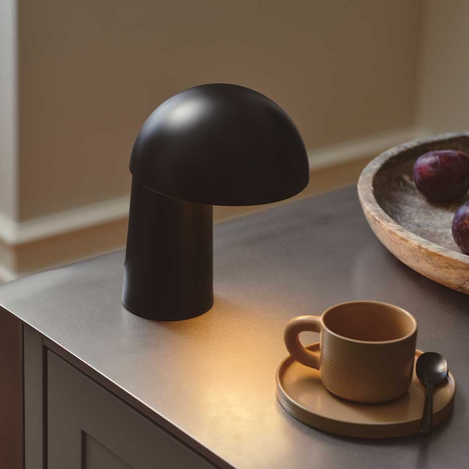 Faye Portabel Bordslampa Svart