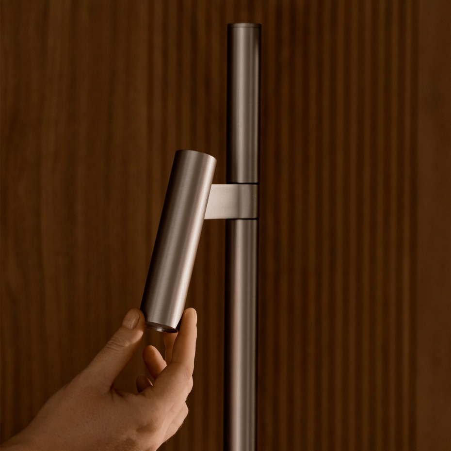 Makoto Golvlampa Satin Krom