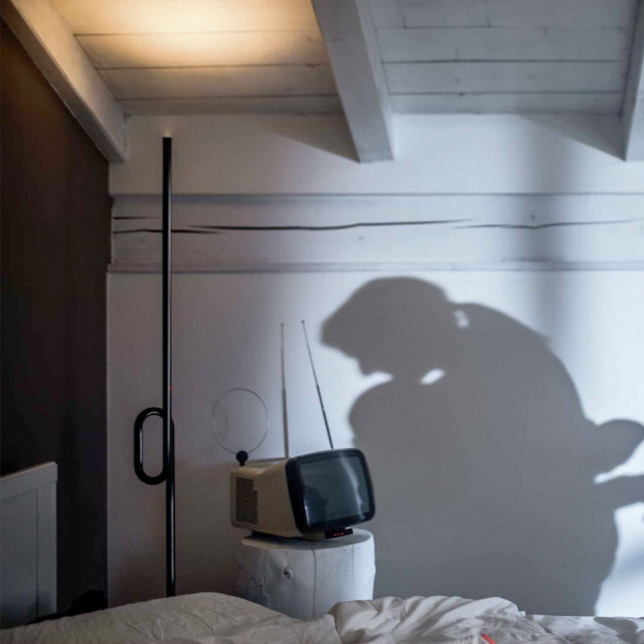 Tobia Golvlampa Black