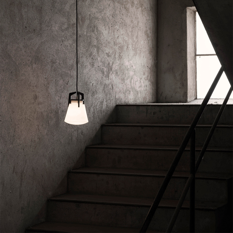 KH#100 Pendel Svart/Opalglas