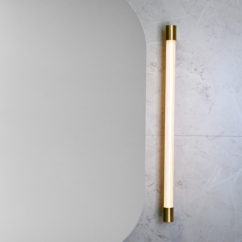 Ray Vägglampa Stor Borstad Mässing IP44