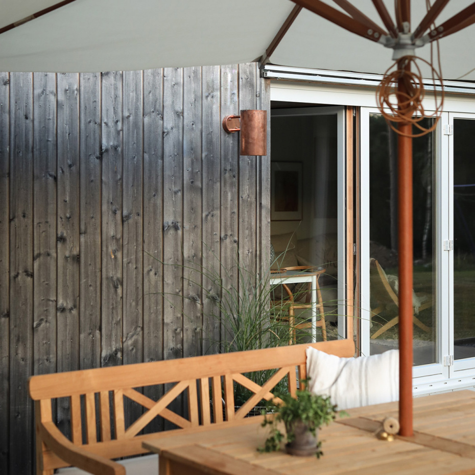 C627 Vägglampa Stor Svart Struktur