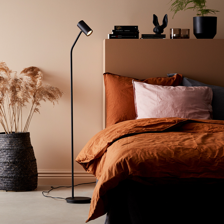 Tyson Golvlampa Svart Struktur