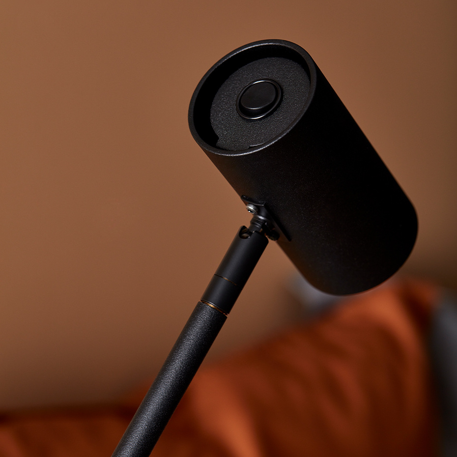 Tyson Golvlampa Svart Struktur